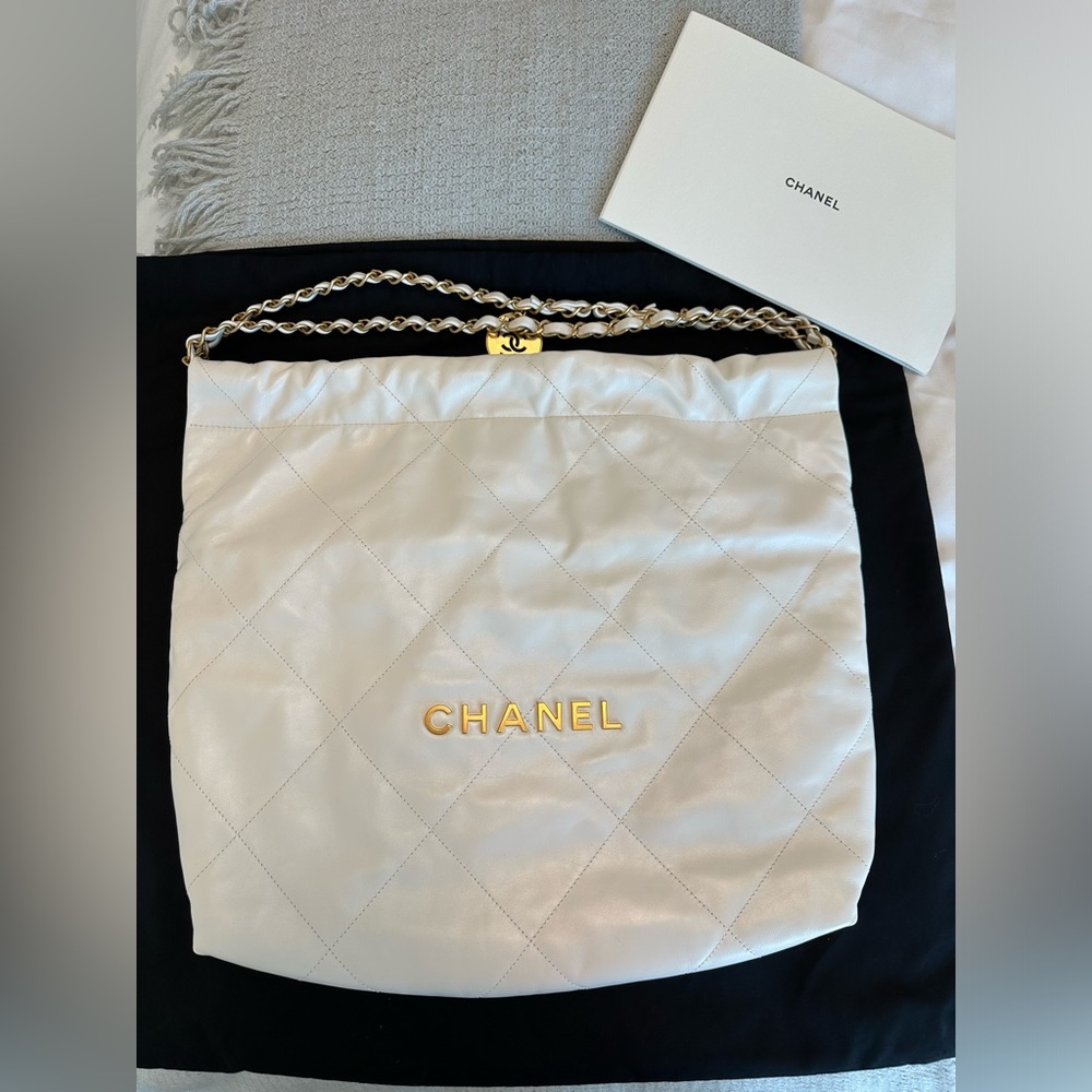 Chanel White Quilted Calfskin 22 Bag Gold Hardware